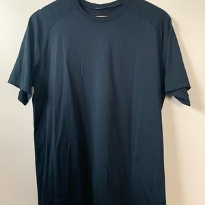 Men’s metal vent tee